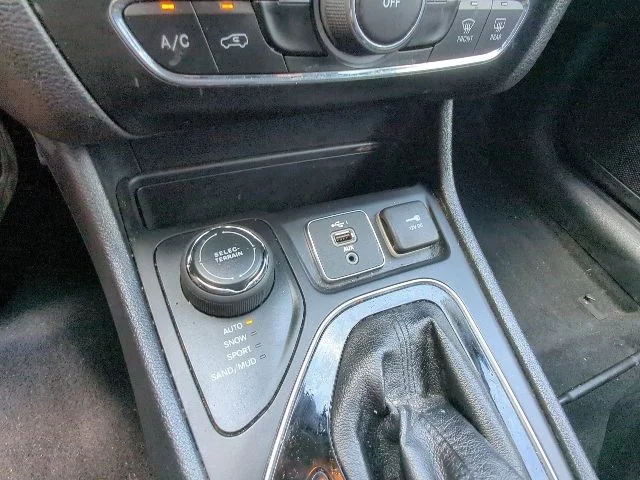 Certified Used 2021 White Jeep Latitude Plus image 18