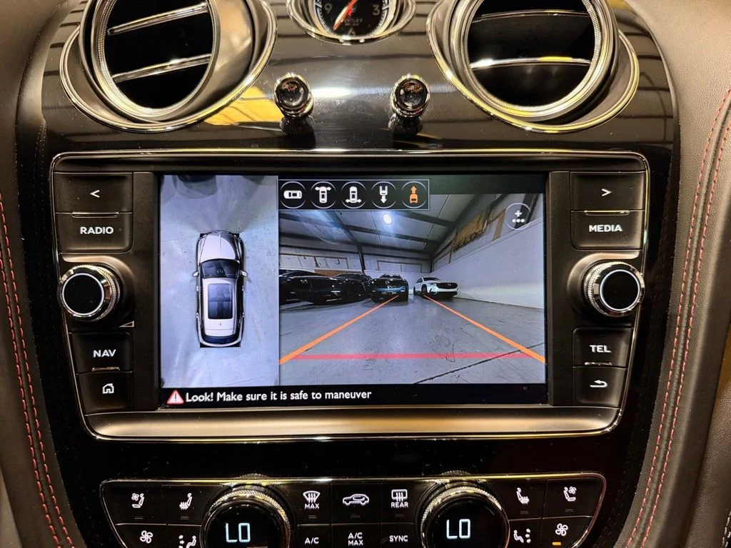 Used 2018  Bentley W12 image 18