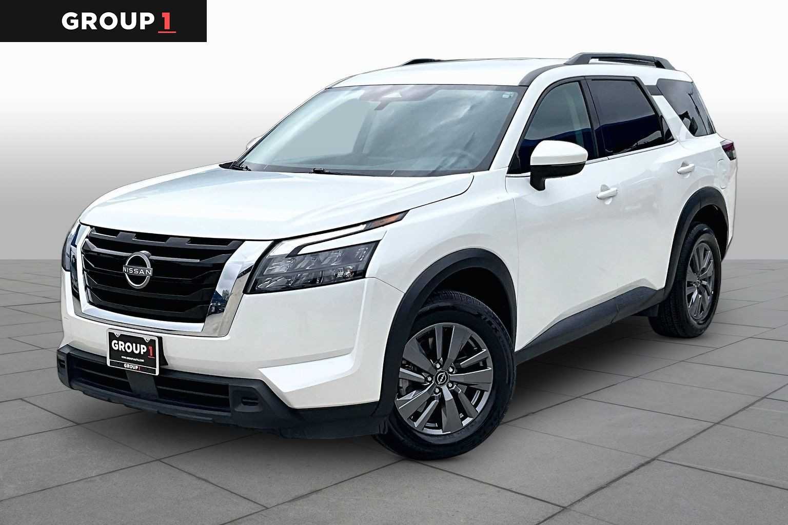 2024 Nissan Pathfinder SV