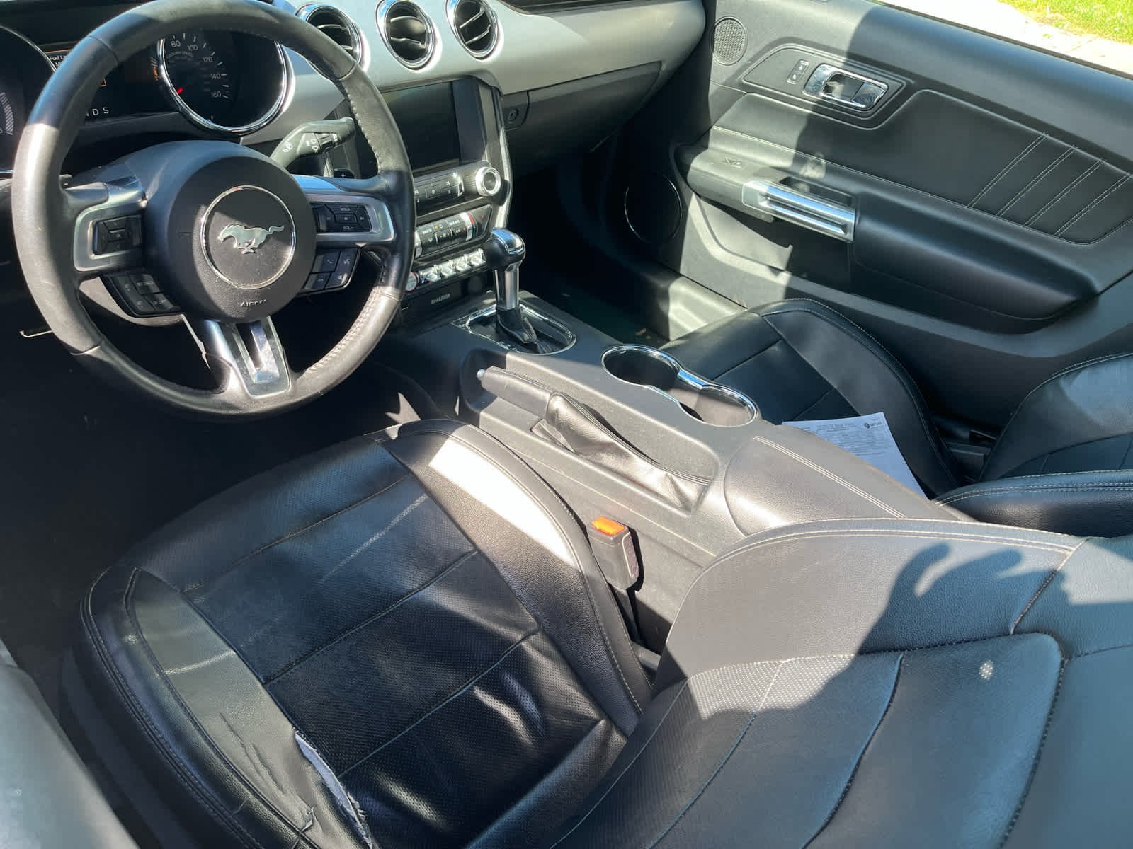 Used 2017 Magnetic Metallic Ford GT Premium image 4