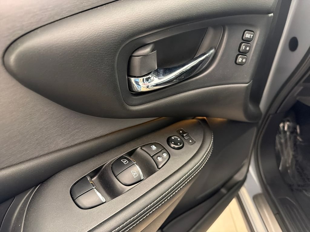 Used 2022 Boulder Gray Nissan SL image 11