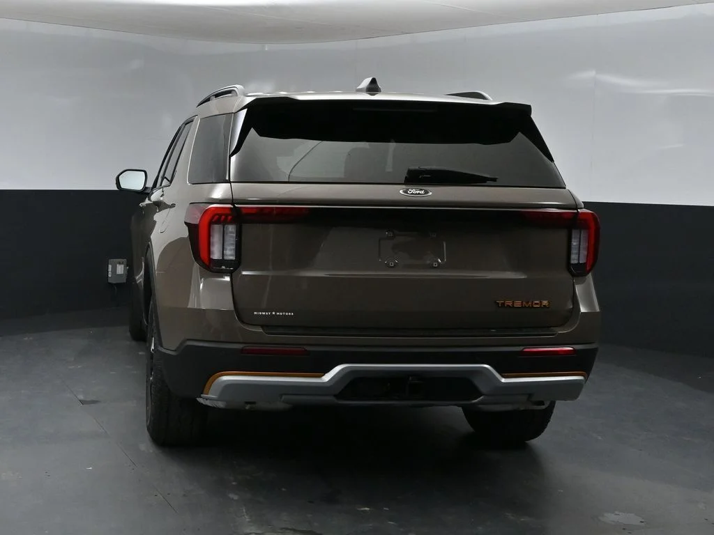 New 2026 Gray Ford Tremor image 3