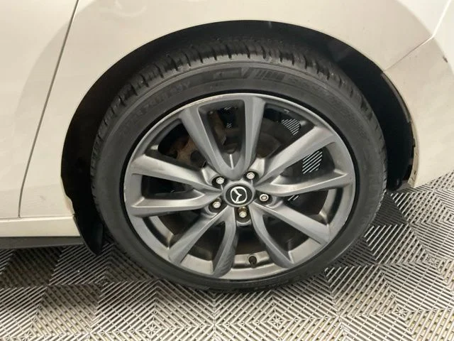 Used 2019 White Mazda Base image 43
