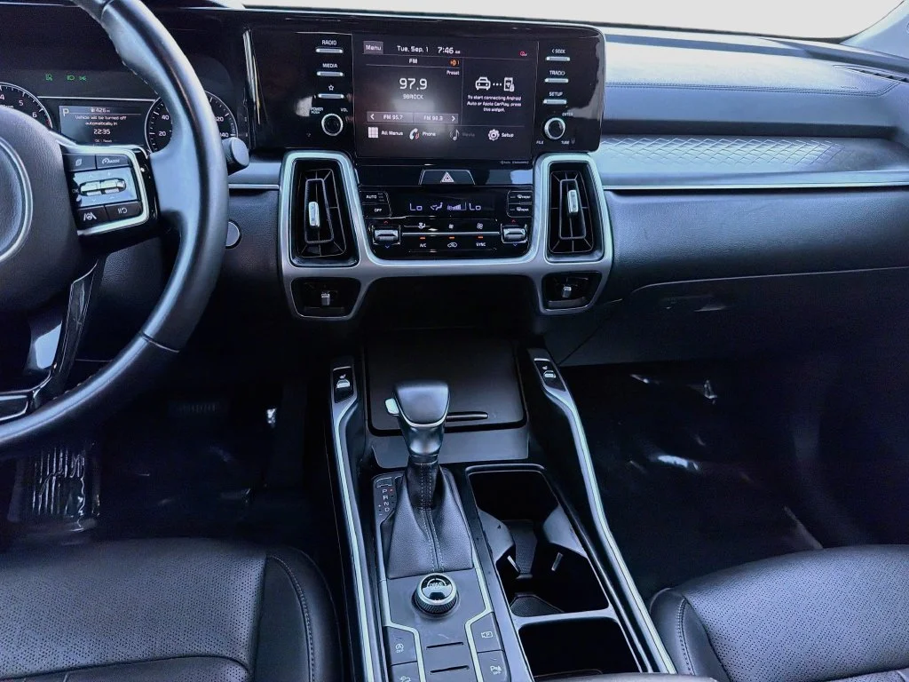 Used 2021 Silver Kia S image 17