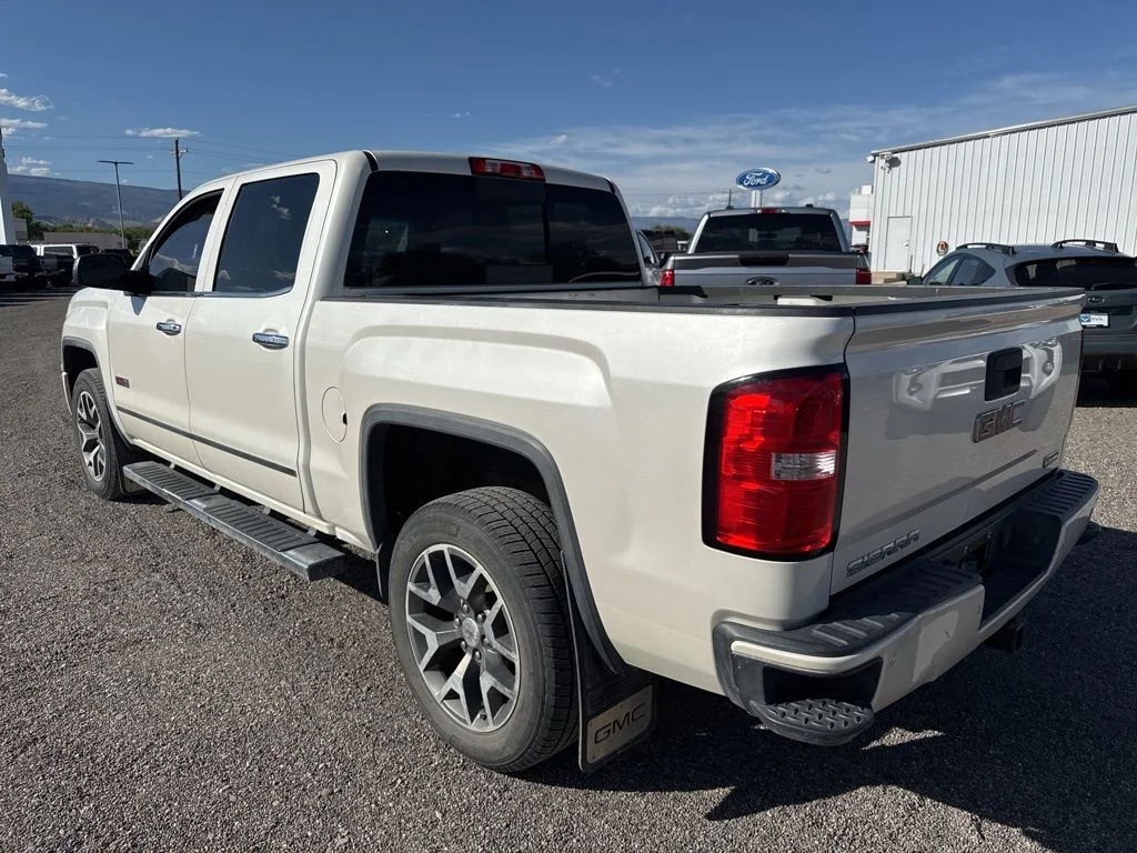 Used 2015 White Diamond Tricoat GMC SLT image 10