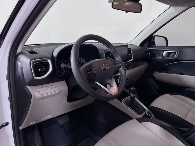 Used 2022 White Hyundai SEL image 9