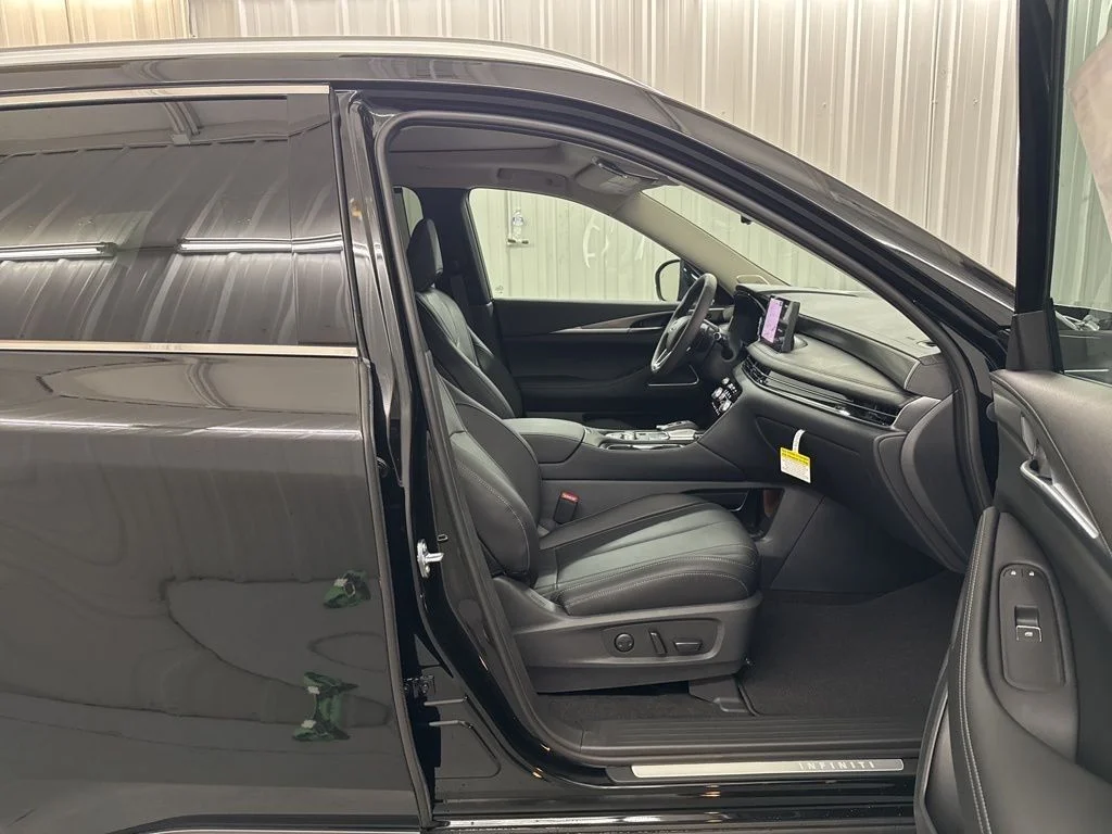 Certified Used 2026 Mineral INFINITI LUXE image 30