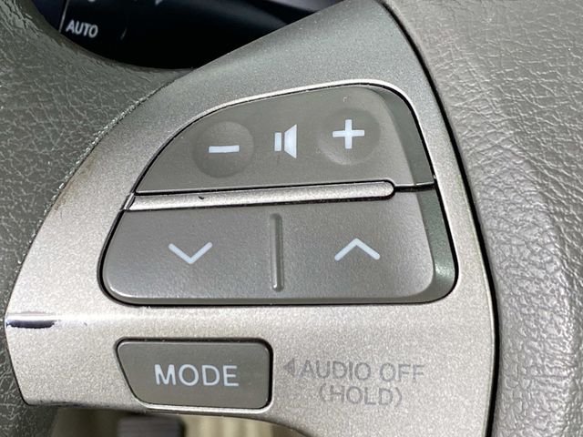 Used 2009 Beige Toyota LE image 14