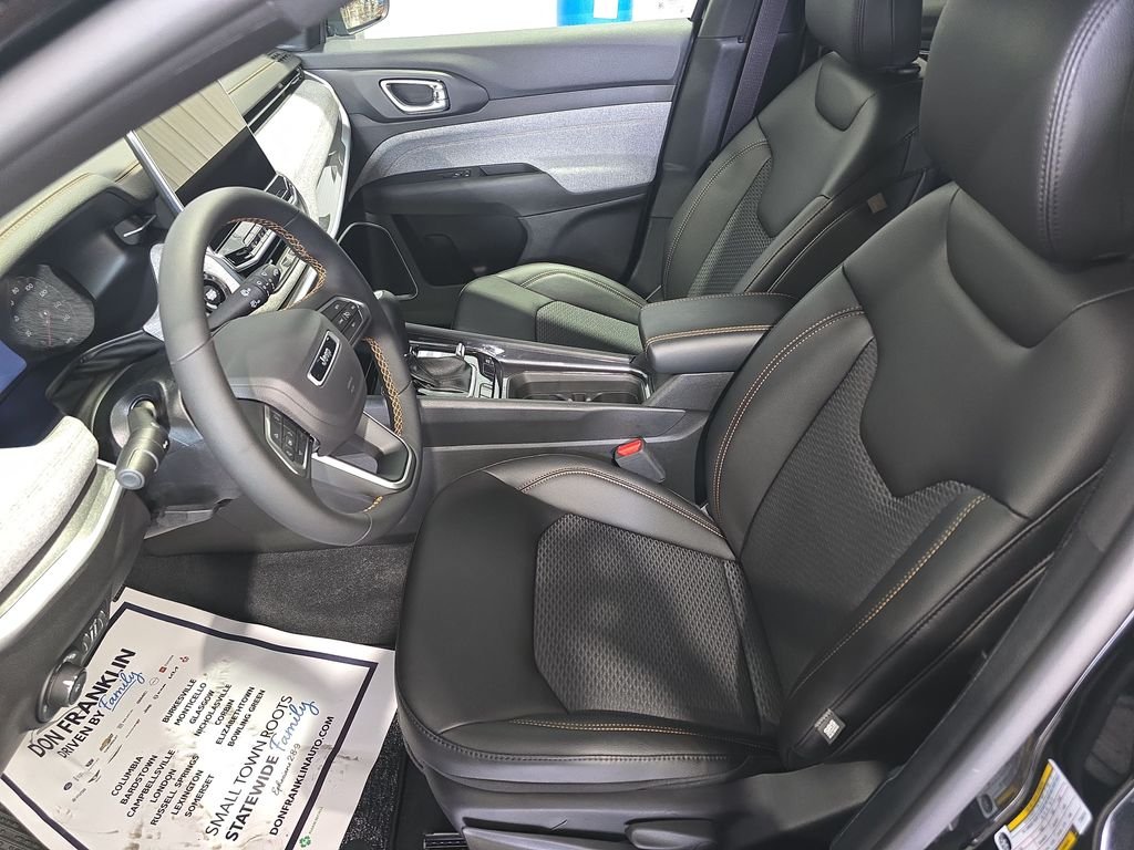 New 2026 Diamond Black Crystal Pearlcoat Jeep  image 13