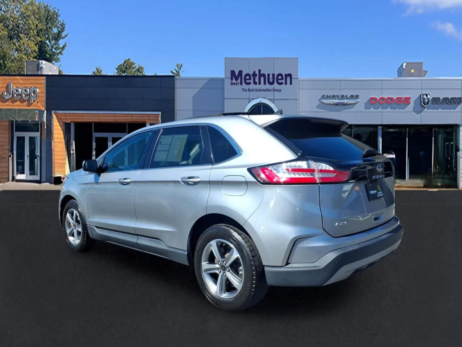 Used 2023 Iconic Silver Ford SEL image 7