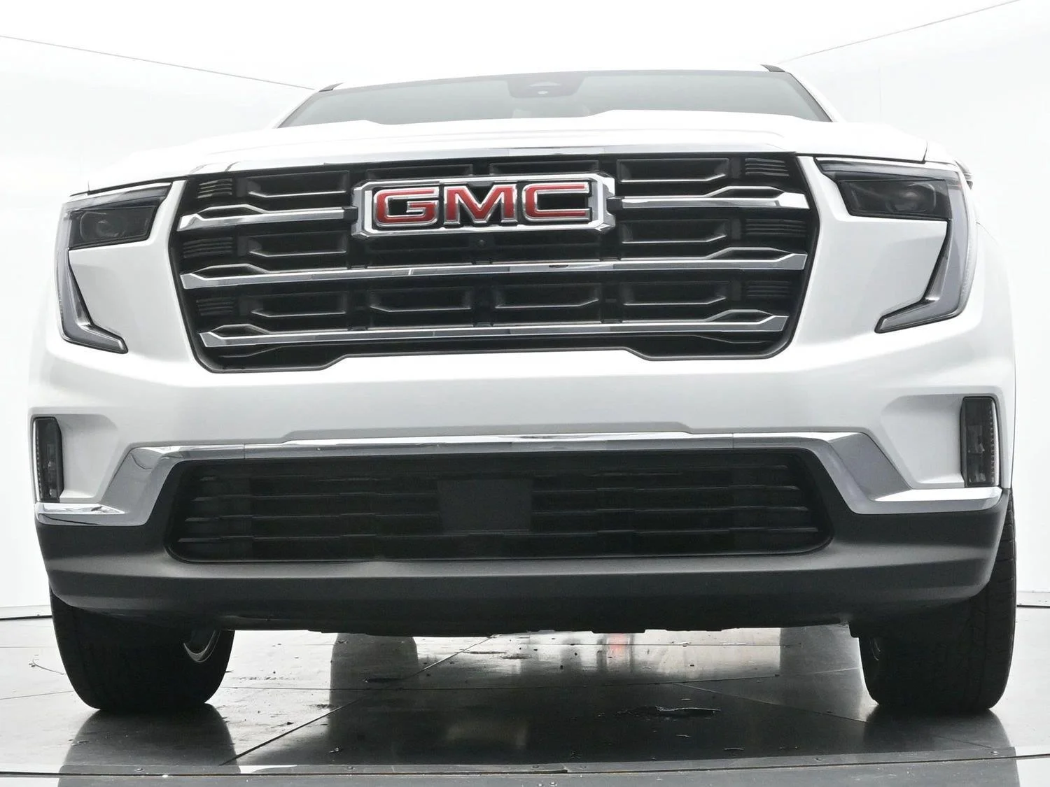 Used 2024 Summit White GMC FWD Elevation image 50