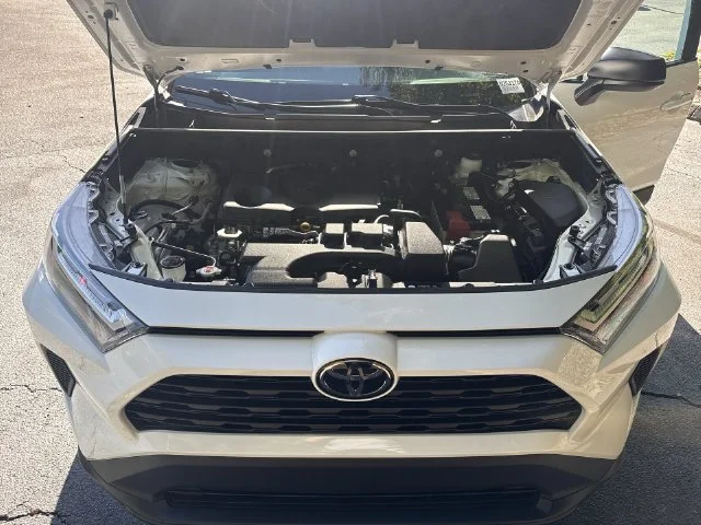 Used 2025 White Toyota LE image 30