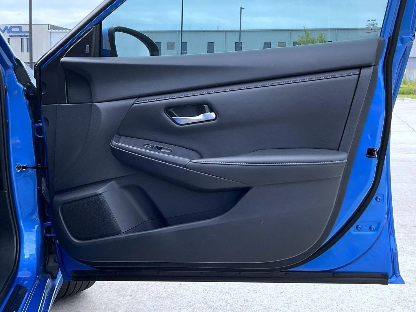 Used 2023 Blue Nissan SV image 17