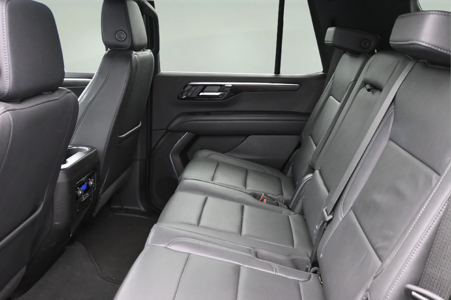 Used 2025 Sterling Gray Metallic Chevrolet LT image 18