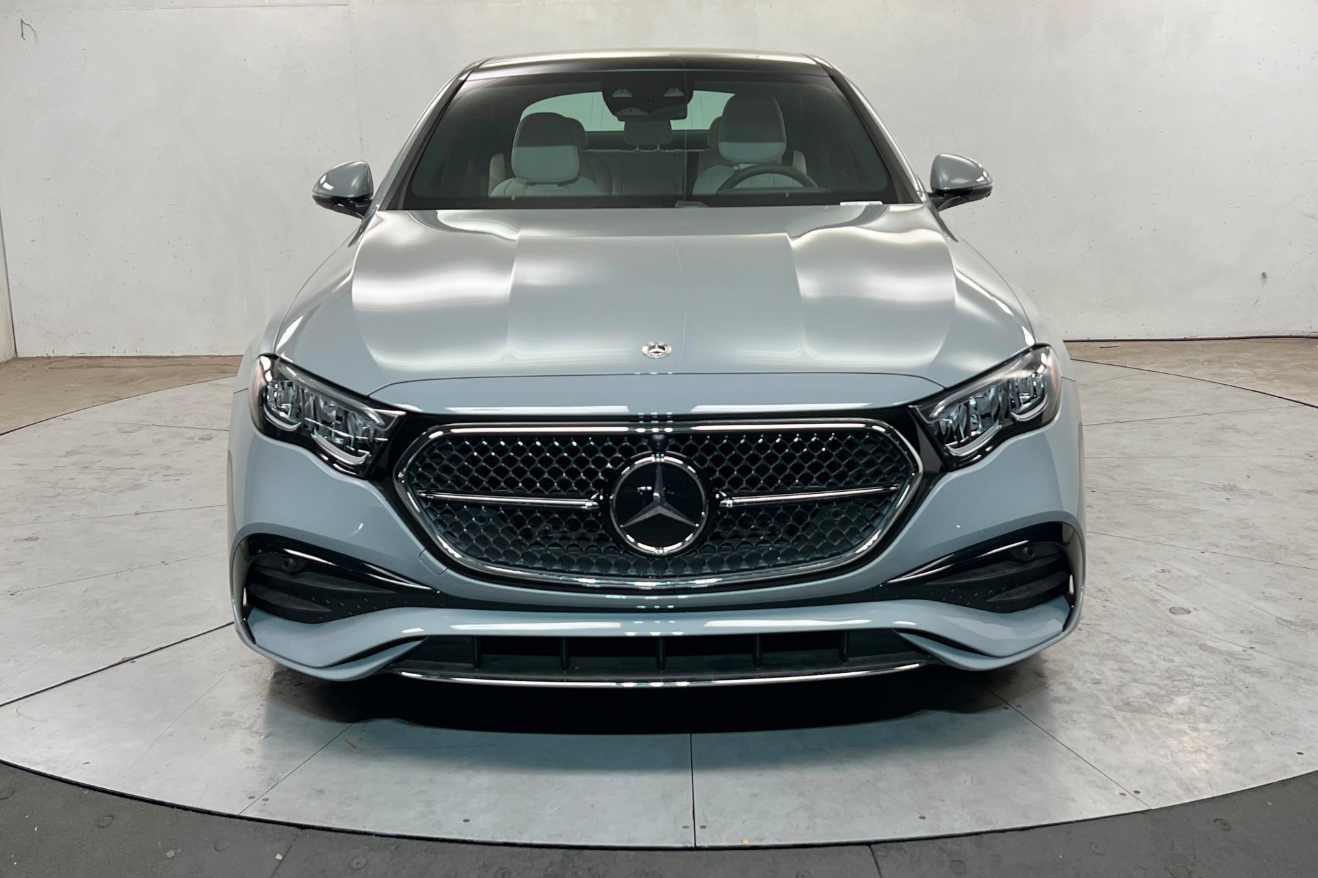 New 2026 MANUFAKTUR Alpine Grey Mercedes-Benz E 350 image 33