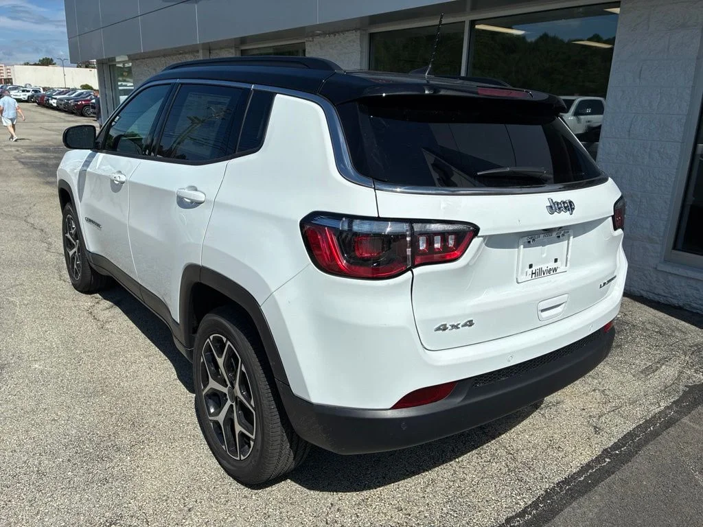 New 2026 Bright White Clear-Coat Exterior Paint Jeep Limited image 3