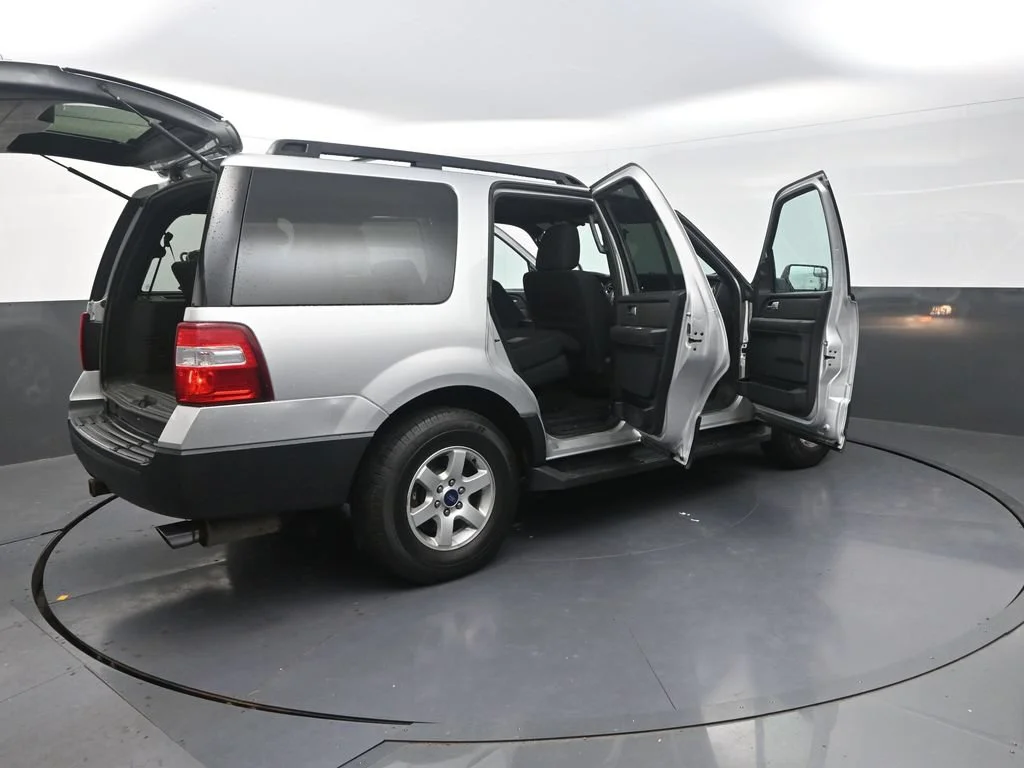 Used 2017 Silver Ford XL image 35