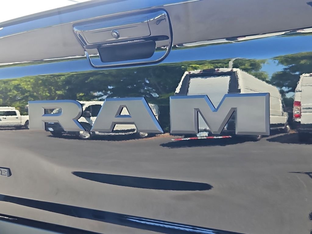 New 2026 Diamond Black Crystal Pearl-Coat Exterior Paint RAM Laramie image 25