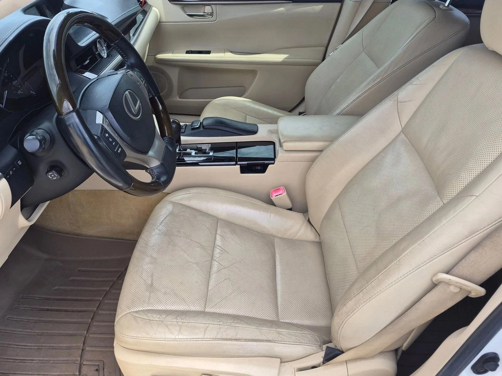 Used 2013 Starfire Pearl Lexus 4dr Sdn image 14