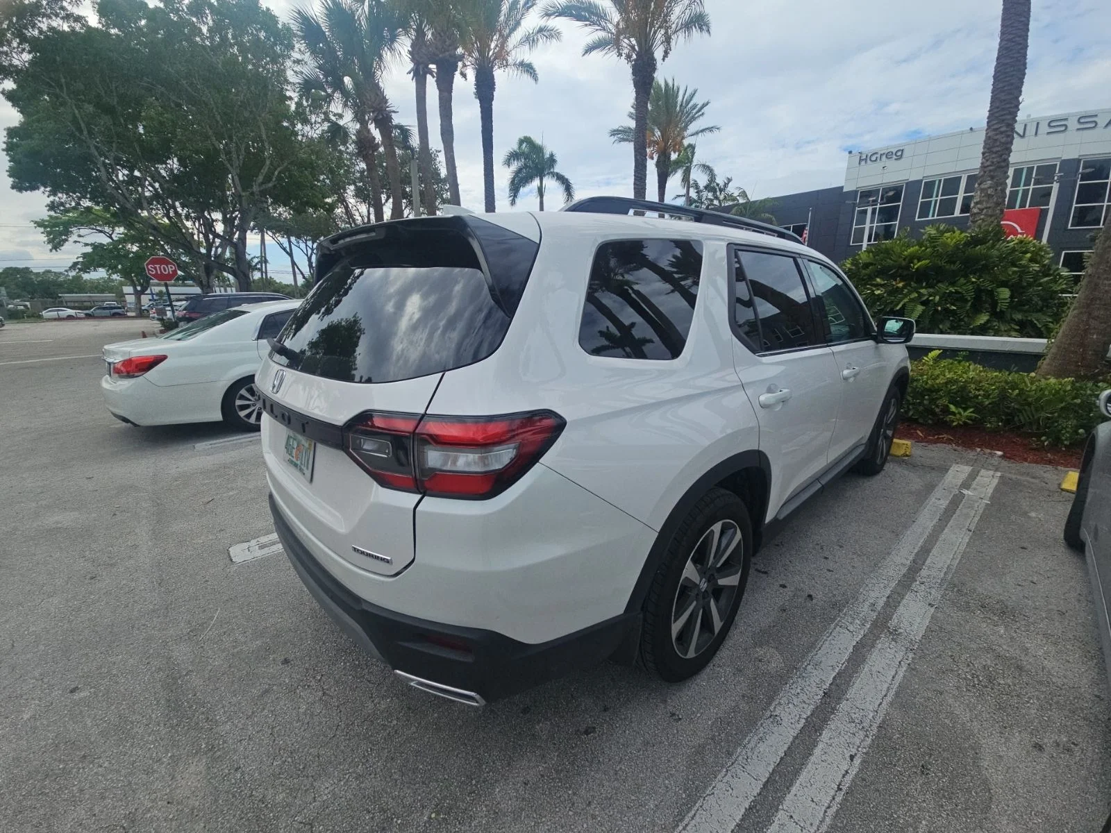 Used 2025 White Honda Touring image 8