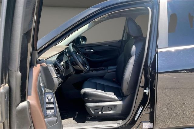 Used 2023 Black Nissan SV image 23