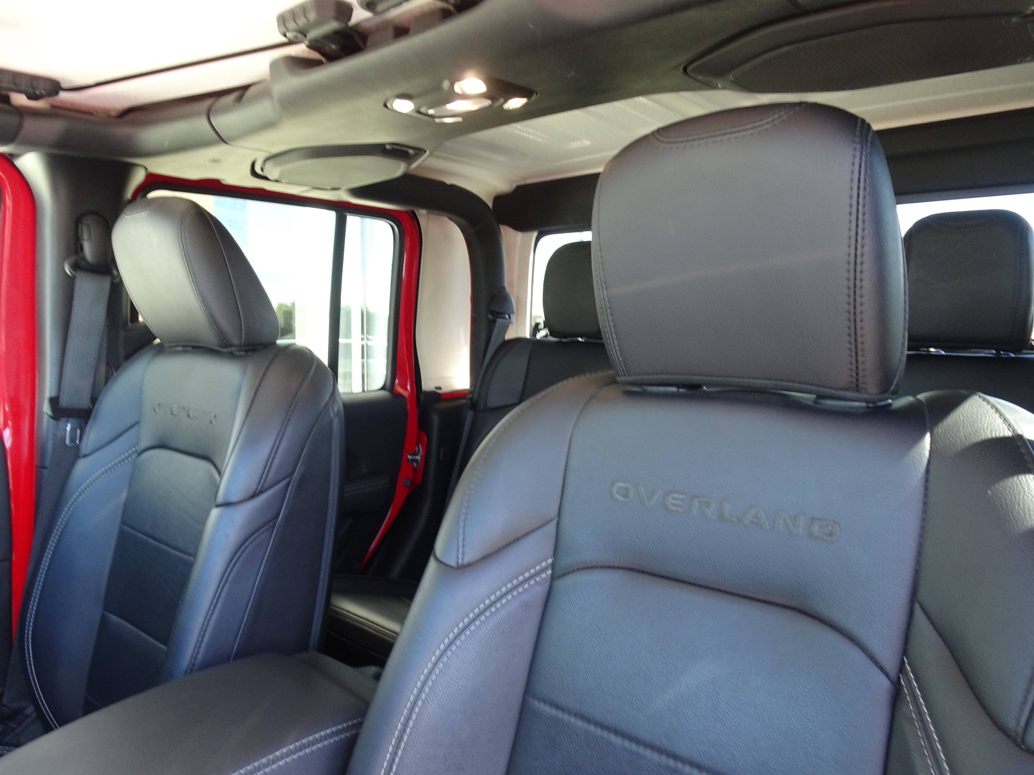 Used 2022 Firecracker Red Clearcoat Jeep Overland image 12