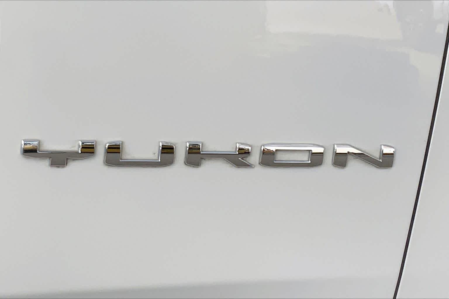 Used 2023 WHITE FROST TRICOAT GMC SLT image 10