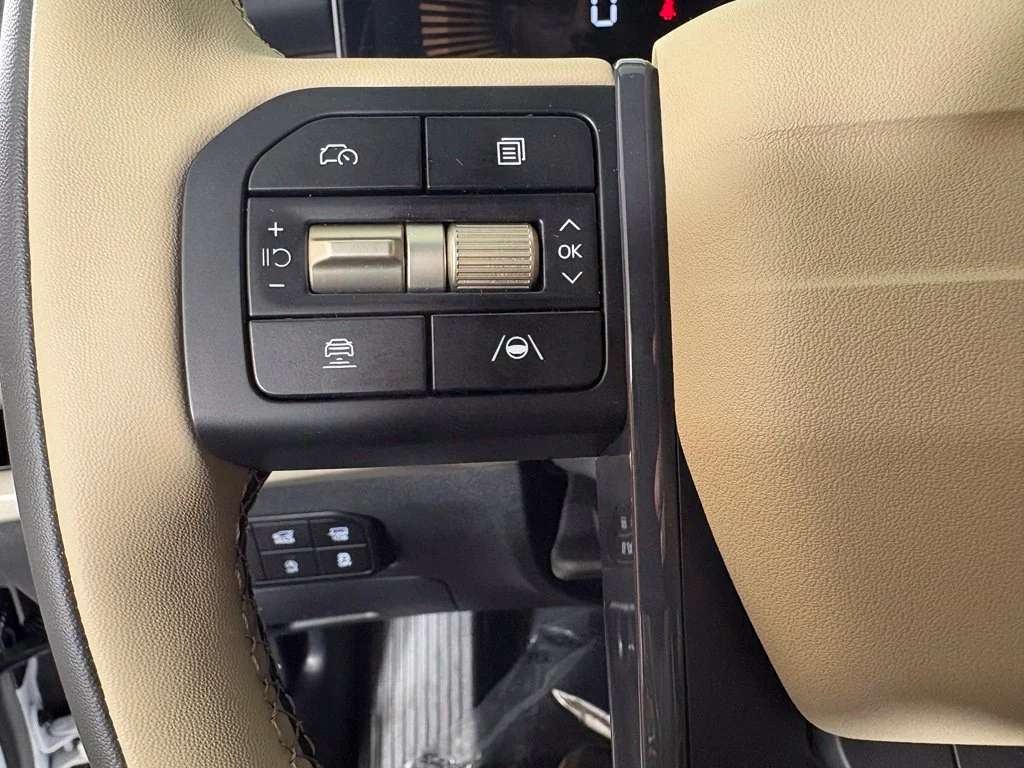New 2027 Glacial White Pearl Kia EX image 26
