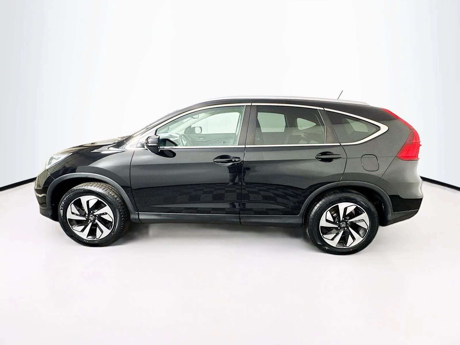 Used 2016 Black Honda Touring image 4