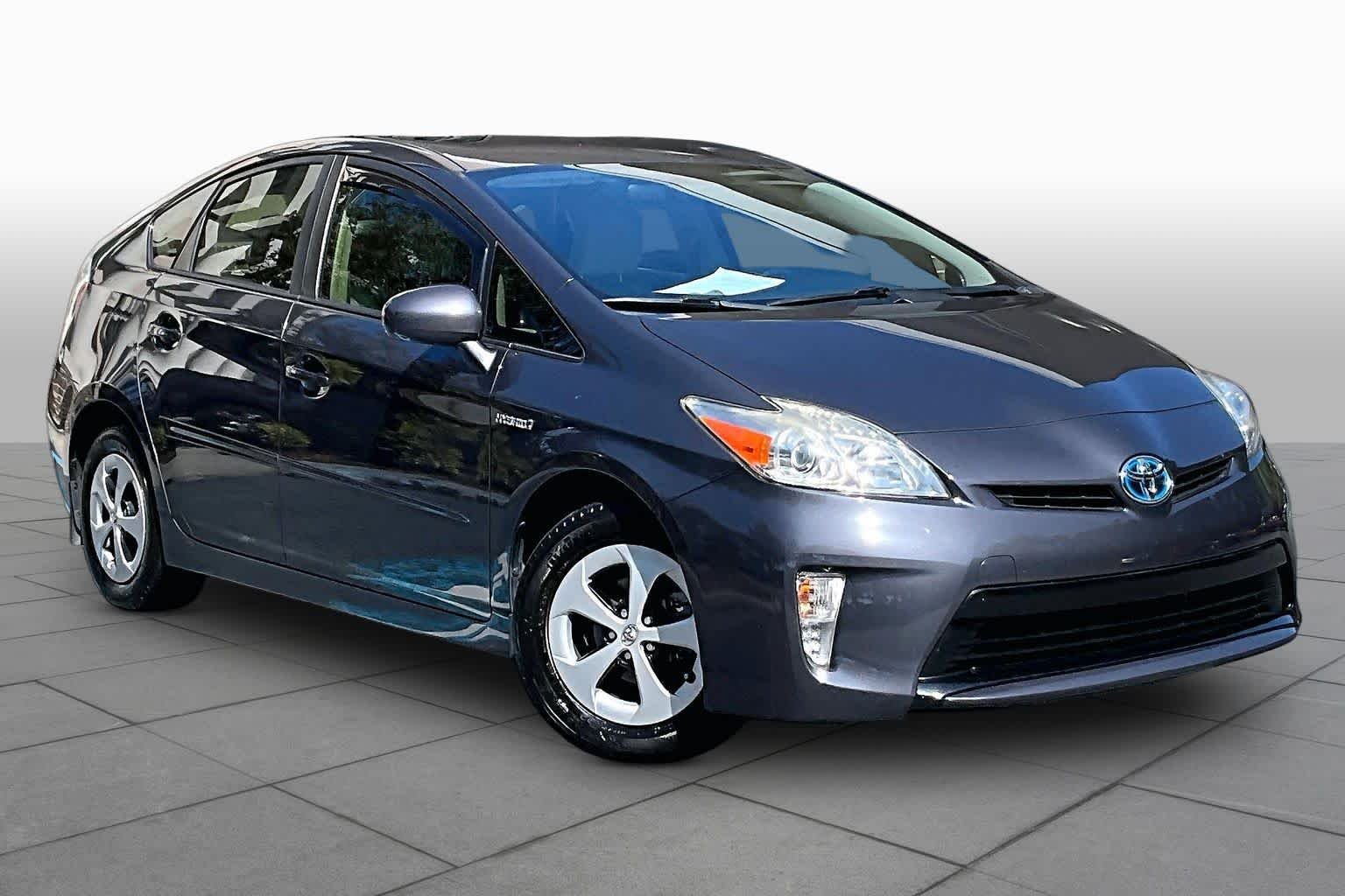 Used 2013 Winter Gray Metallic Toyota Two image 3