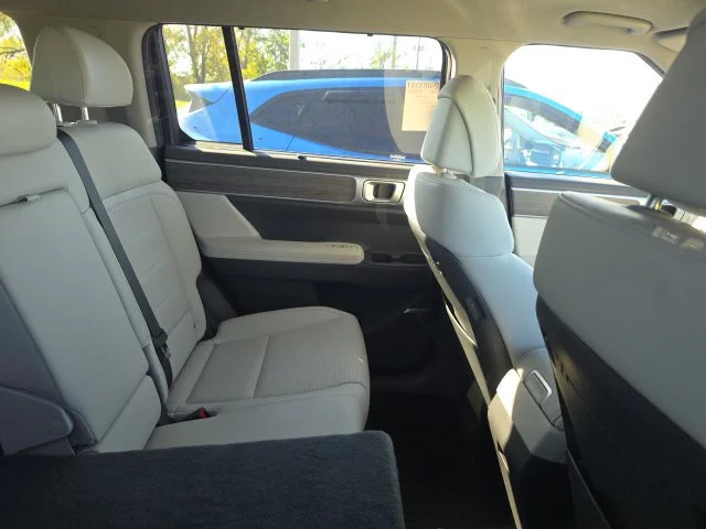 Used 2024 Black Hyundai Limited image 5