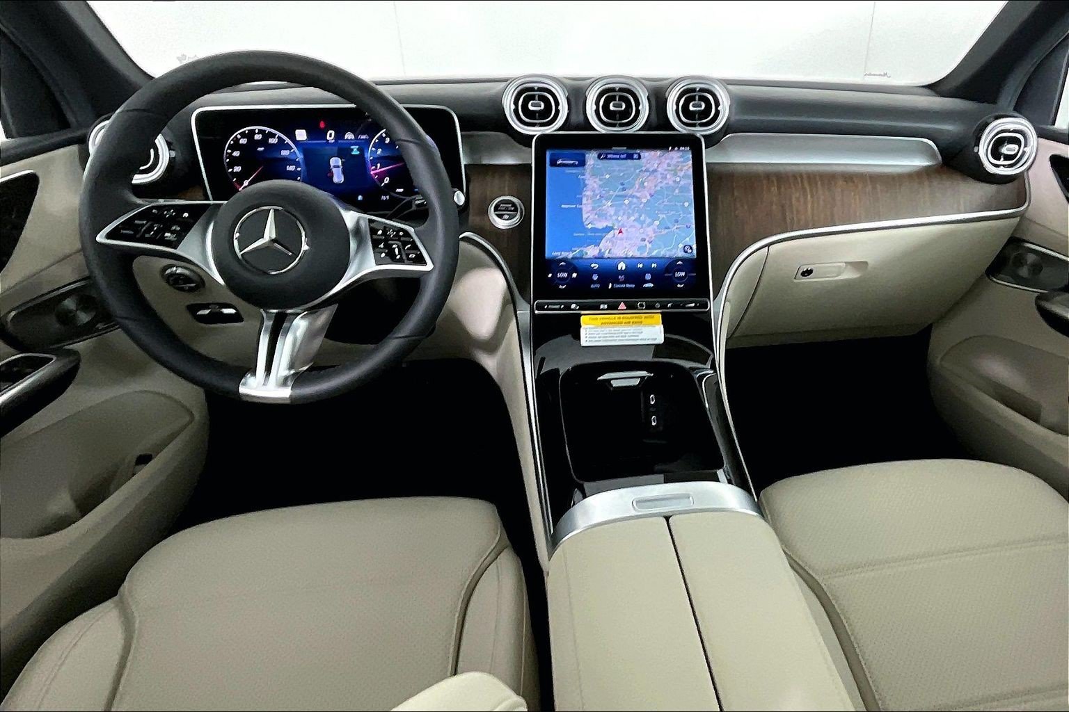New 2026 Polar White Mercedes-Benz GLC 300 image 18
