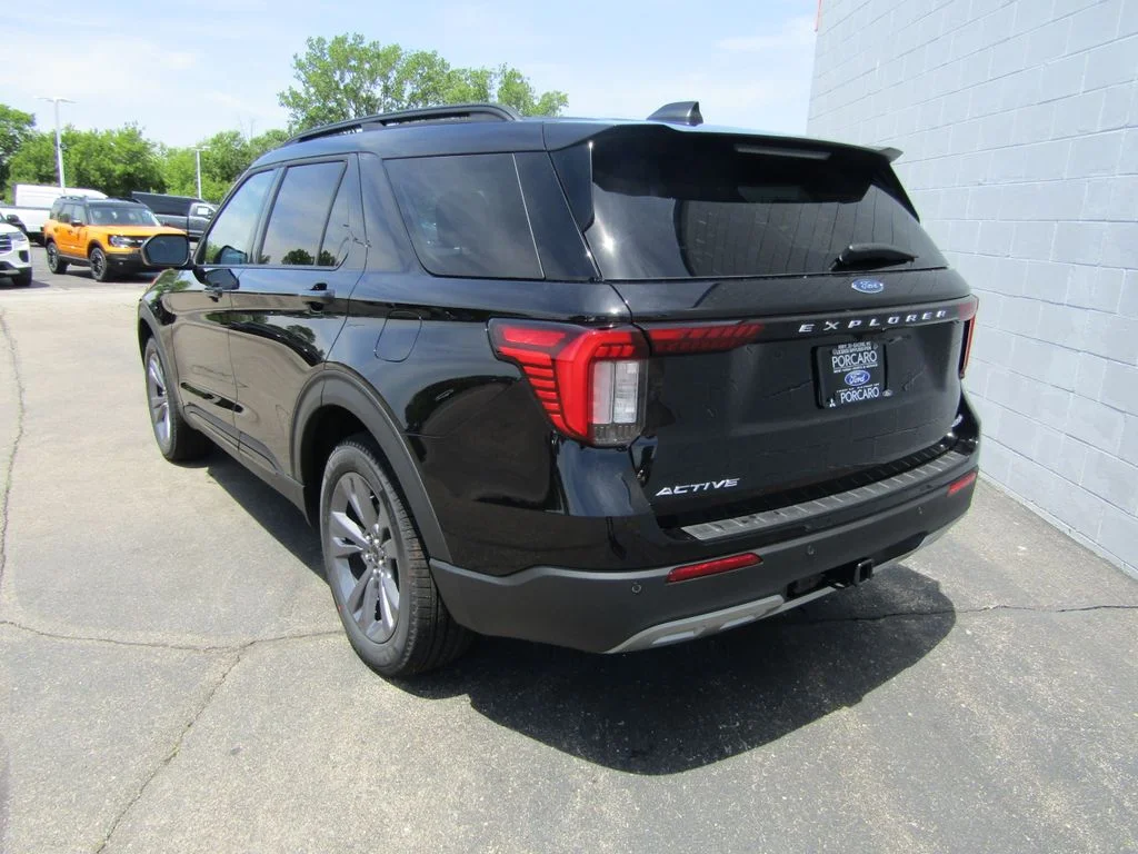 New 2026 Agate Black Metallic Ford Active image 4