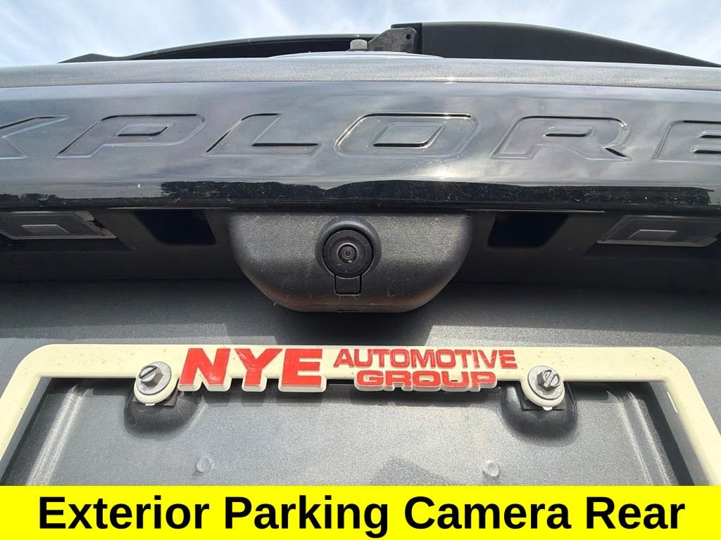 Certified Used 2023 Gray Metallic Ford ST-Line image 13