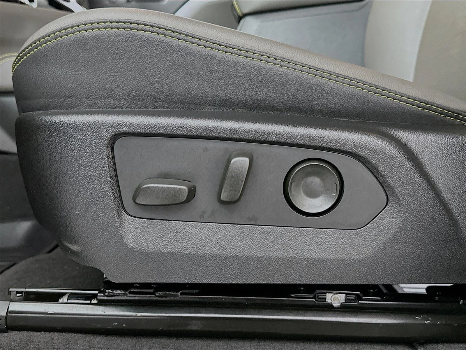 2024 Chevrolet Colorado ZR2 - Photo 20