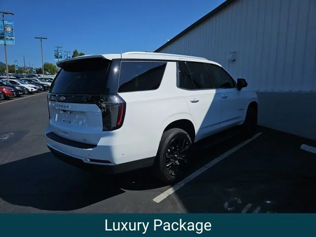 Used 2025 Summit White Chevrolet LT image 4