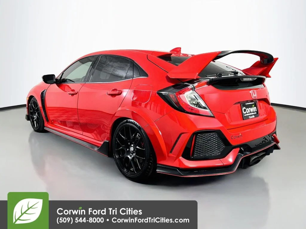 Used 2019 Rallye Red Honda Touring image 11