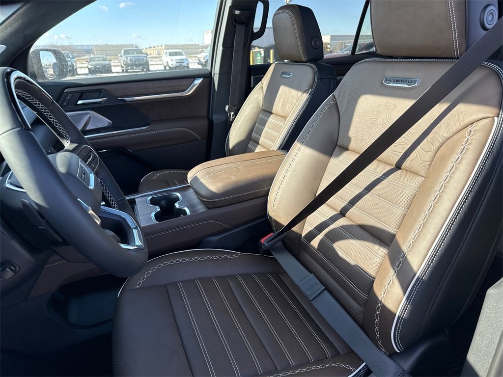 2026 GMC ACADIA - Image 15