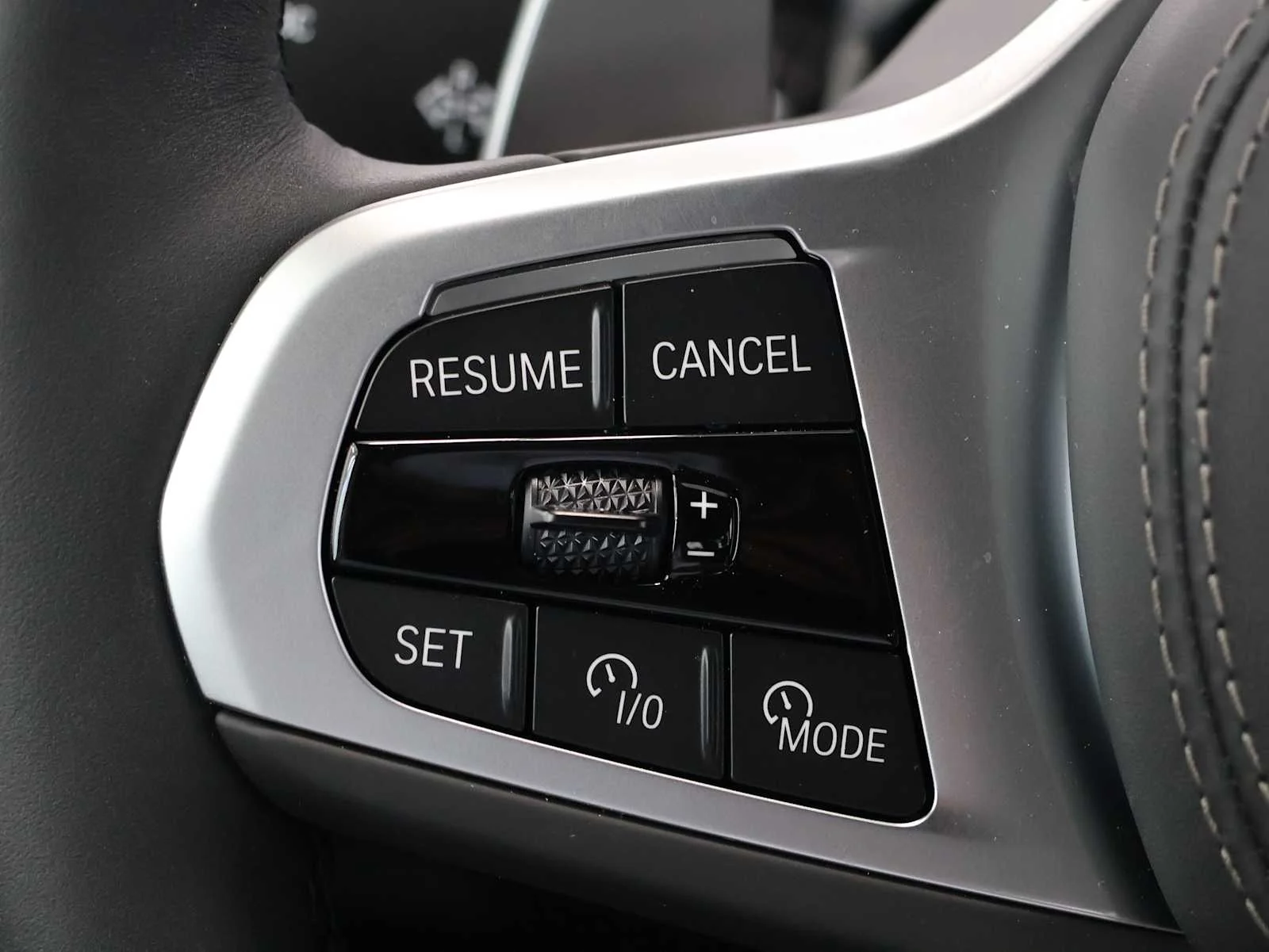 Used 2026 Carbon Black Metallic BMW xDrive40i image 17