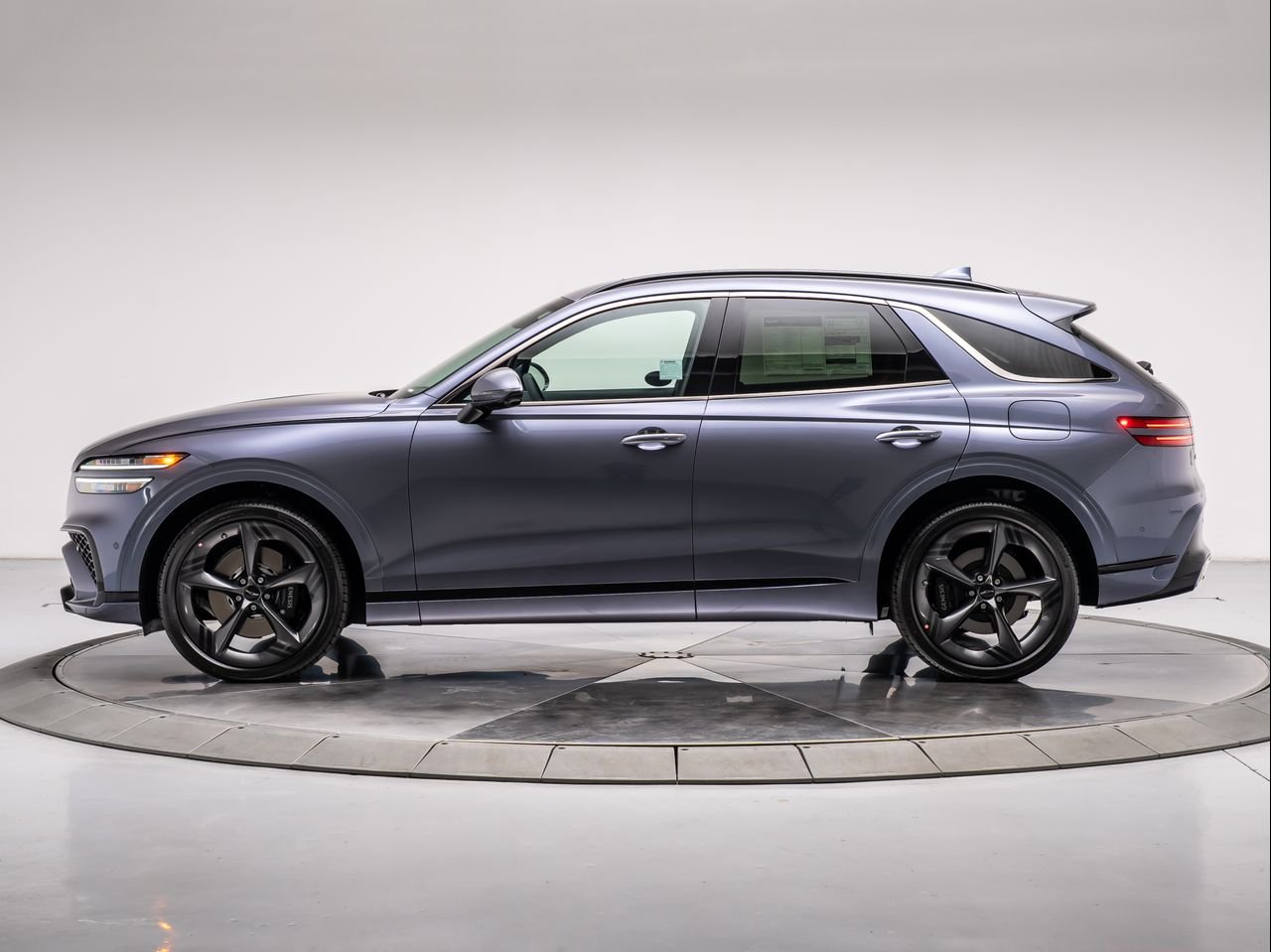 New 2026 Ceres Blue Genesis 2.5T SPORT PRESTIGE image 2