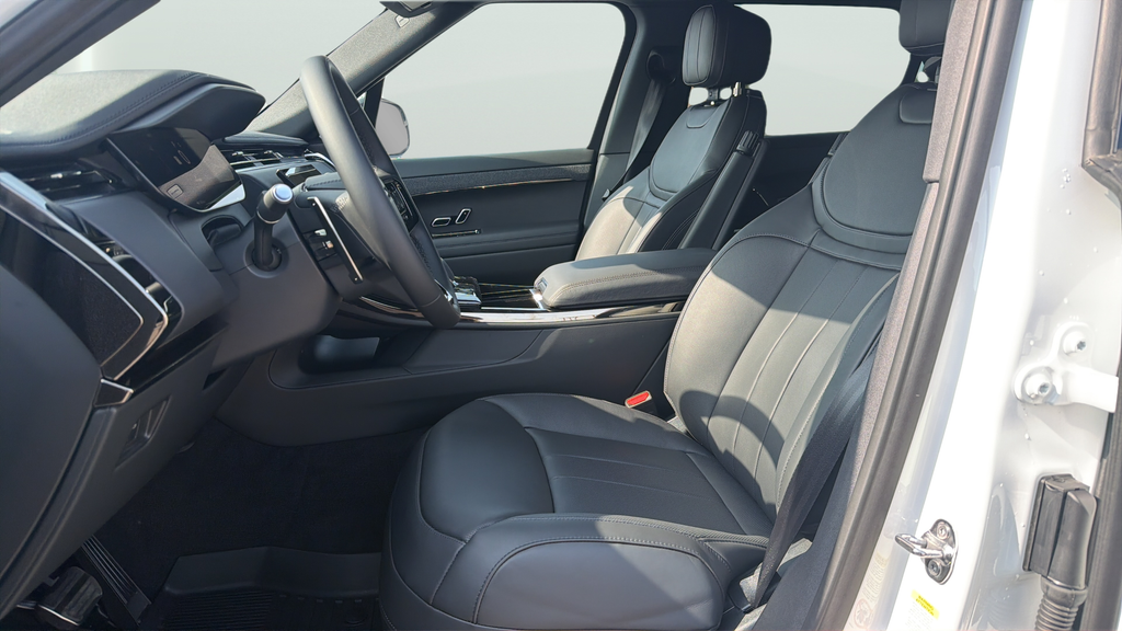New 2026 Fuji White Land Rover Dynamic SE image 16