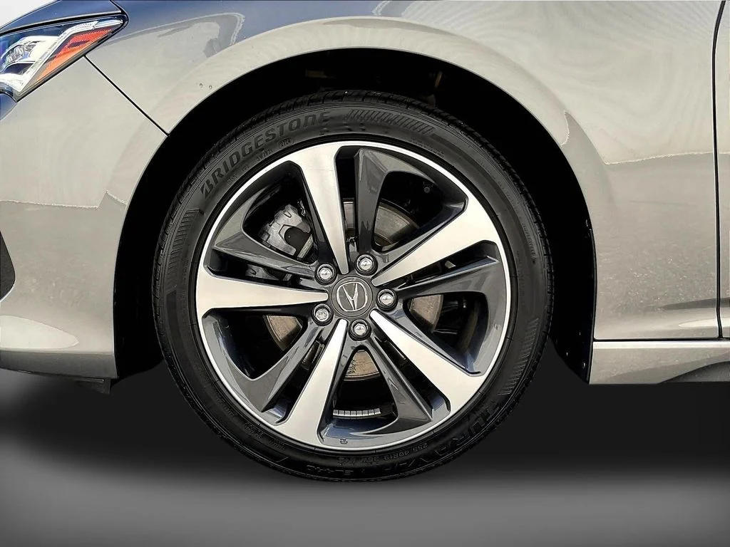Certified Used 2025 Liquid Carbon Metallic Acura Technology Package image 34