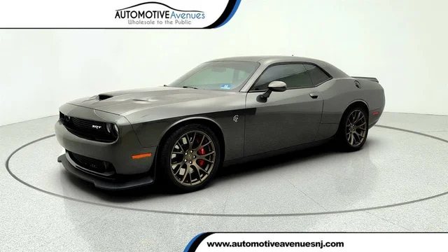 2016 Dodge Challenger 2dr Coupe SRT Hellcat w/ Power Sunroof & 20'' SRT Forged Wheels