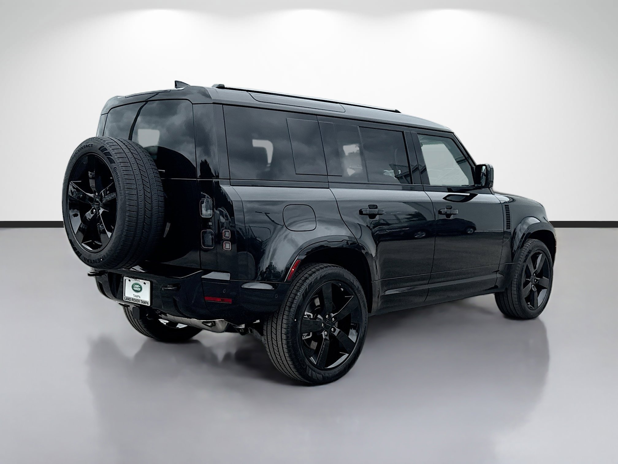 New 2026 Santorini Black LAND ROVER X-Dynamic SE image 5
