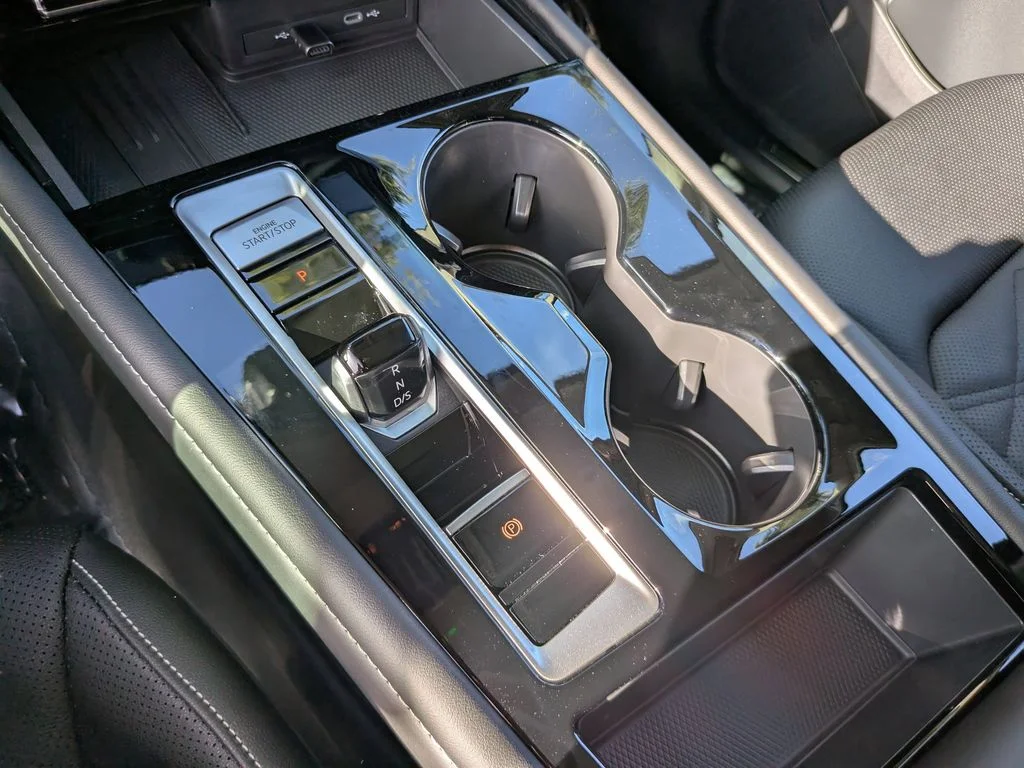 New 2026 Black Volkswagen 2.0T SE w/Technology image 21