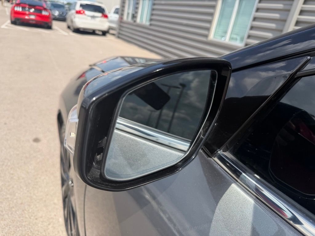 Used 2019 Gray Nissan SR image 12
