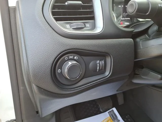 2023 Jeep Renegade Latitude - Photo 16