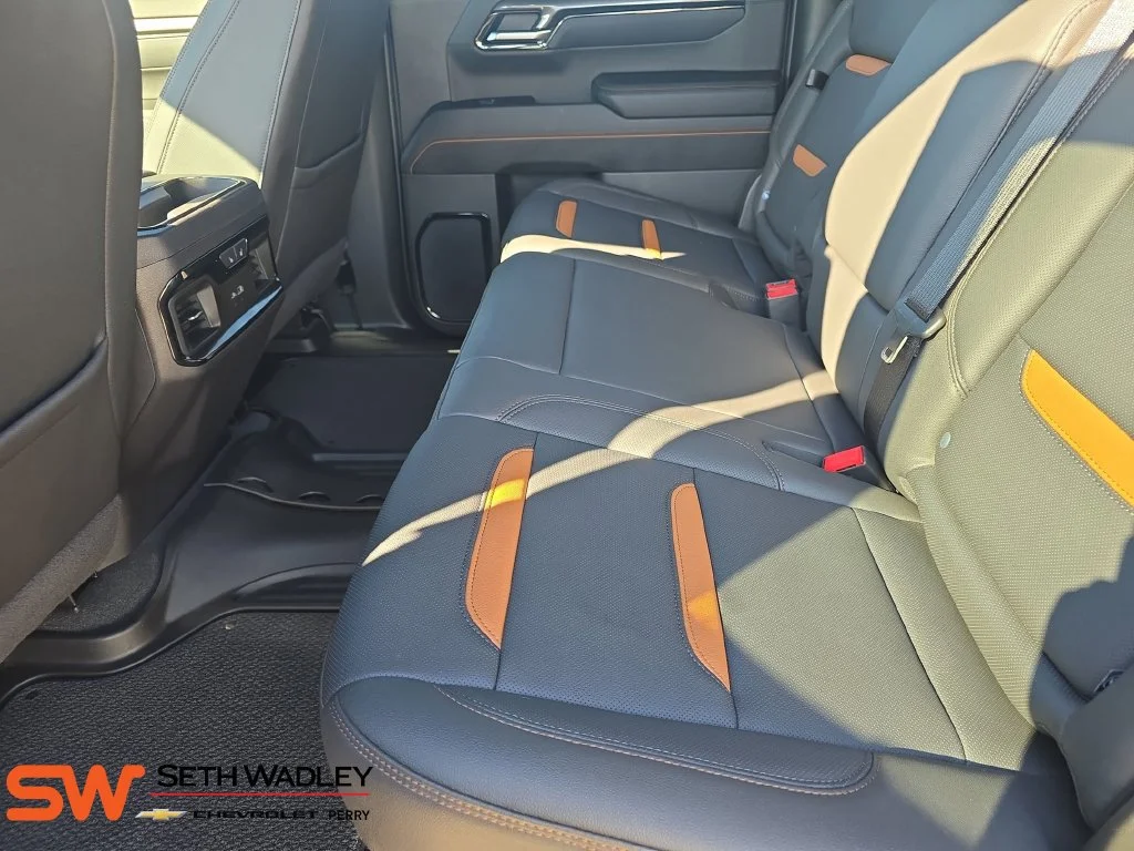 Used 2025 Onyx Black GMC AT4 image 14
