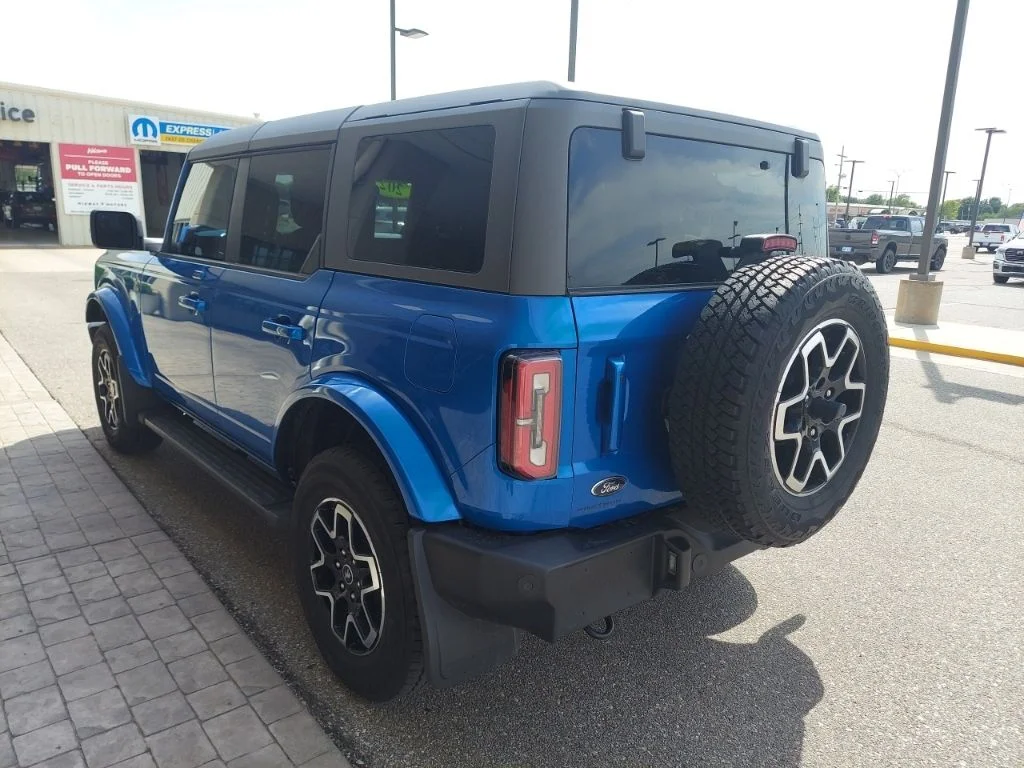 Used 2023 Blue Ford Outer Banks image 5