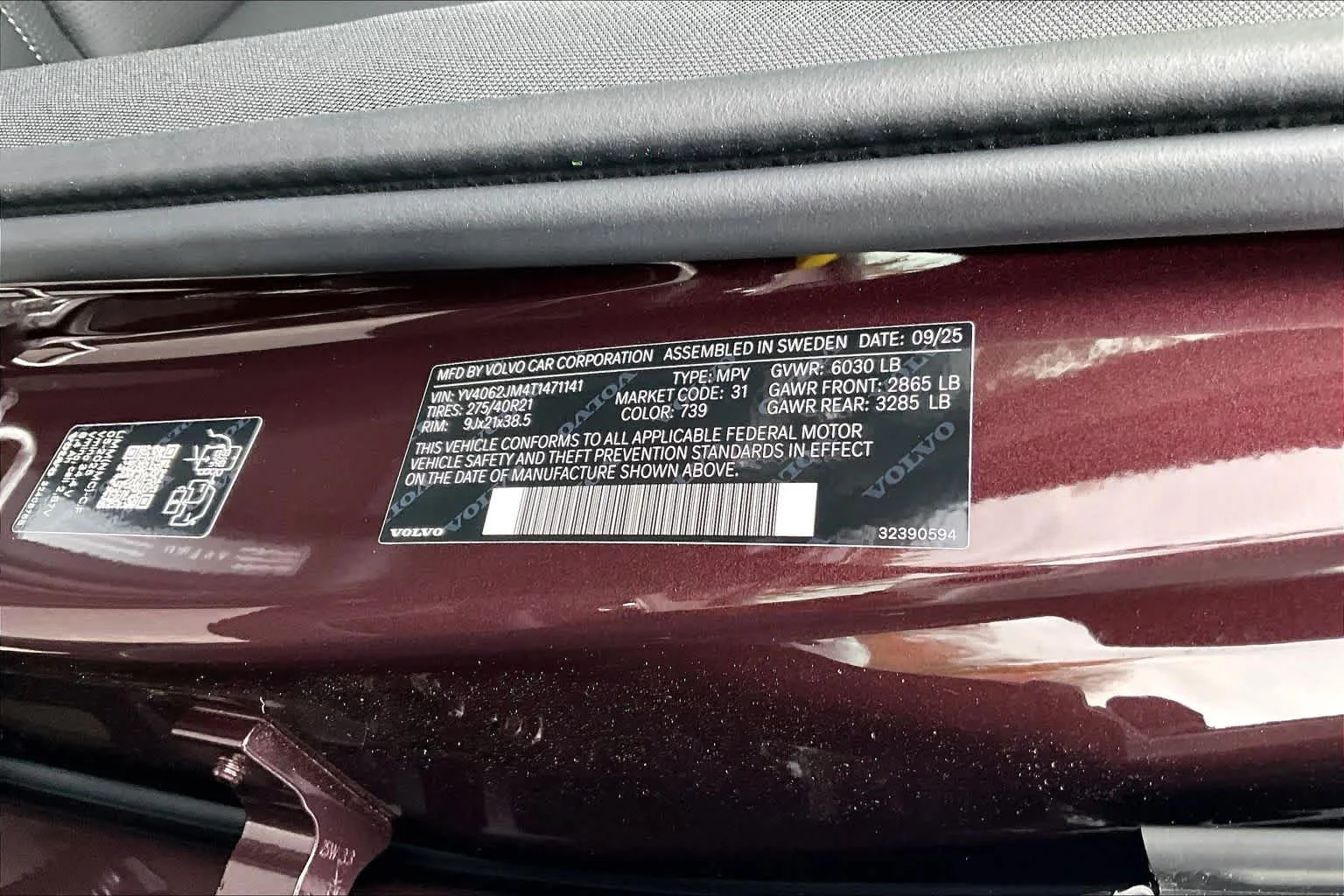 New 2026 MULBERRY RED Volvo Ultra Dark Theme image 12